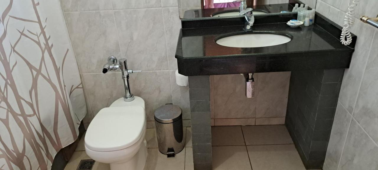Hotel Puku Vai Hanga Roa Luaran gambar